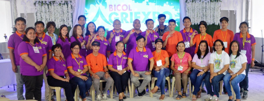 The organizers, guests, and participants of the SP-ISP Business Launch and Product Exhibit at Albay Farmers’ Bounty Village Cabangan, Camalig, Albay on April 22, 2018. (Image Credit: Joel Norman R. Panganiban, CRD, DOST-PCAARRD)