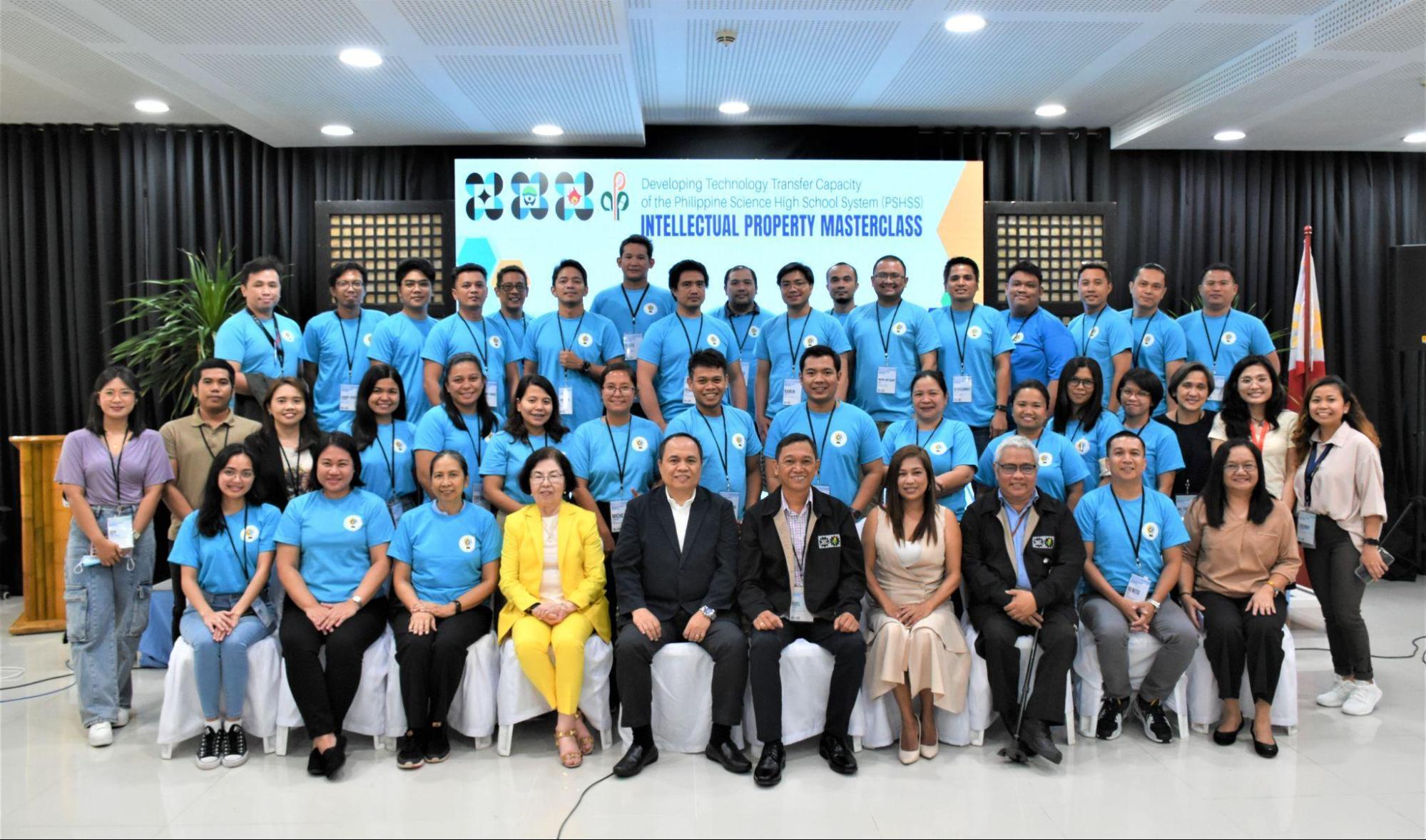 The PSHS training participants with APP Vice President Atty. Misael F. Costes, Vice President Atty. Editha R. Hechanova, and DOST-PCAARRD TTPD’s Dir. Noel A. Catibog and staff during the Intellectual Property Master Class (IPMC) which kicked off on June 14, 2023.